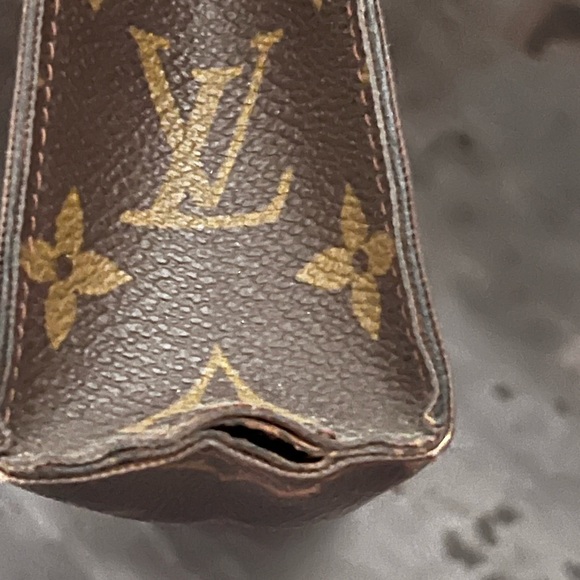 Authentic Louis Vuitton Toiletry 26 Pouch - Picture 7 of 7